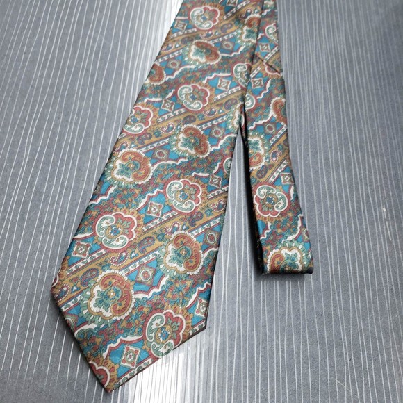 Van Heusen Editions Men's Polyester 57" Necktie - Gently Used - Picture 5 of 5